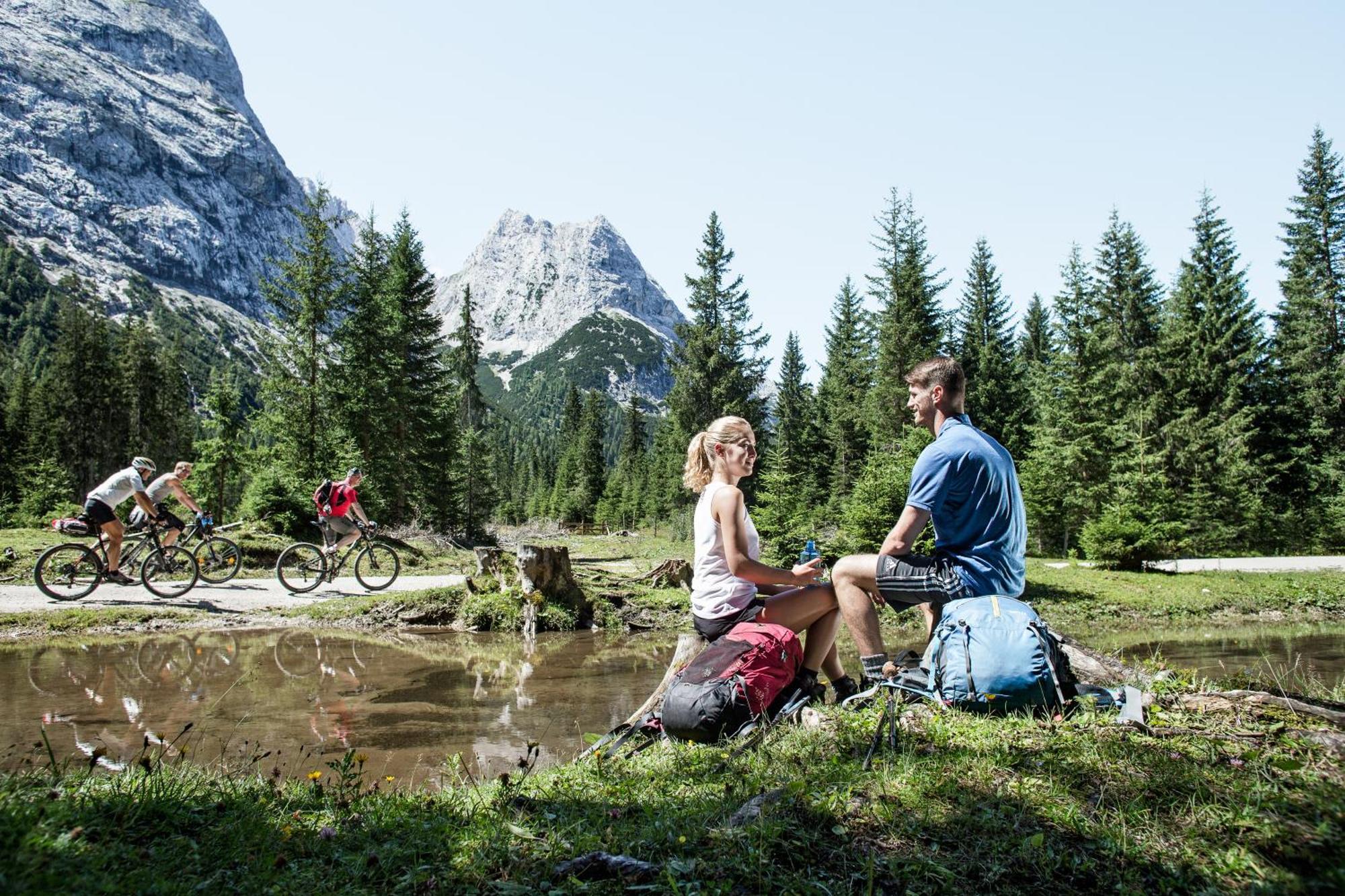 Inntaler Hof Seefeld in Tirol Bagian luar foto