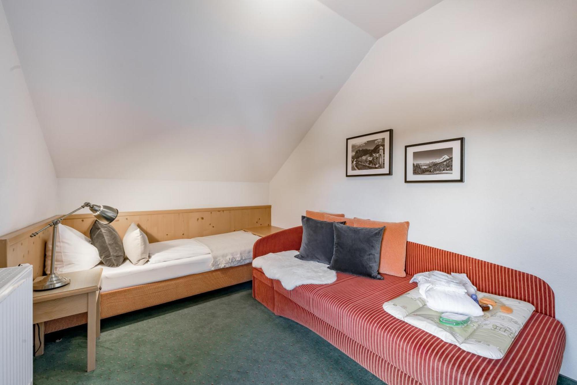 Inntaler Hof Seefeld in Tirol Bagian luar foto