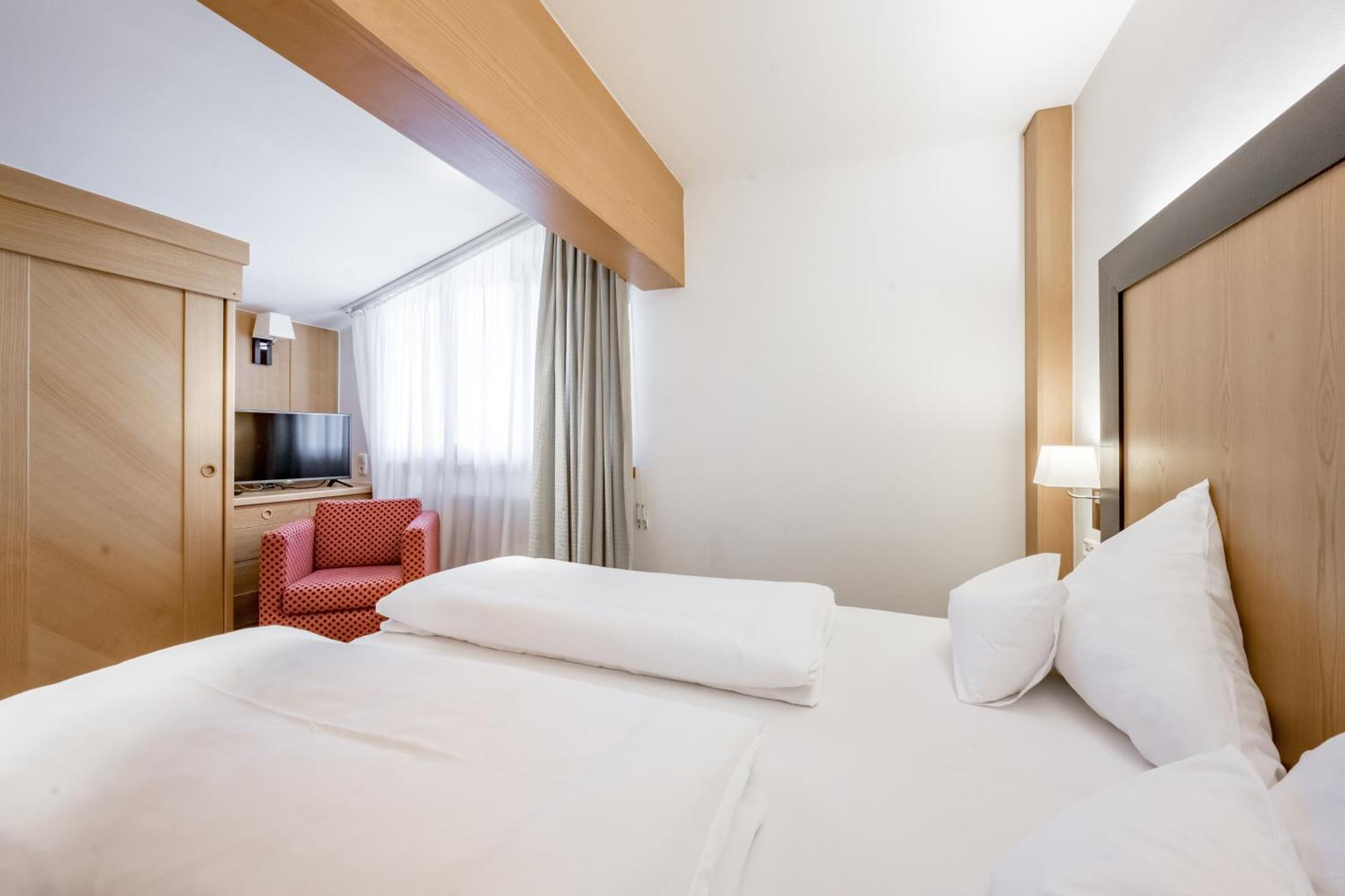 Inntaler Hof Seefeld in Tirol Bagian luar foto