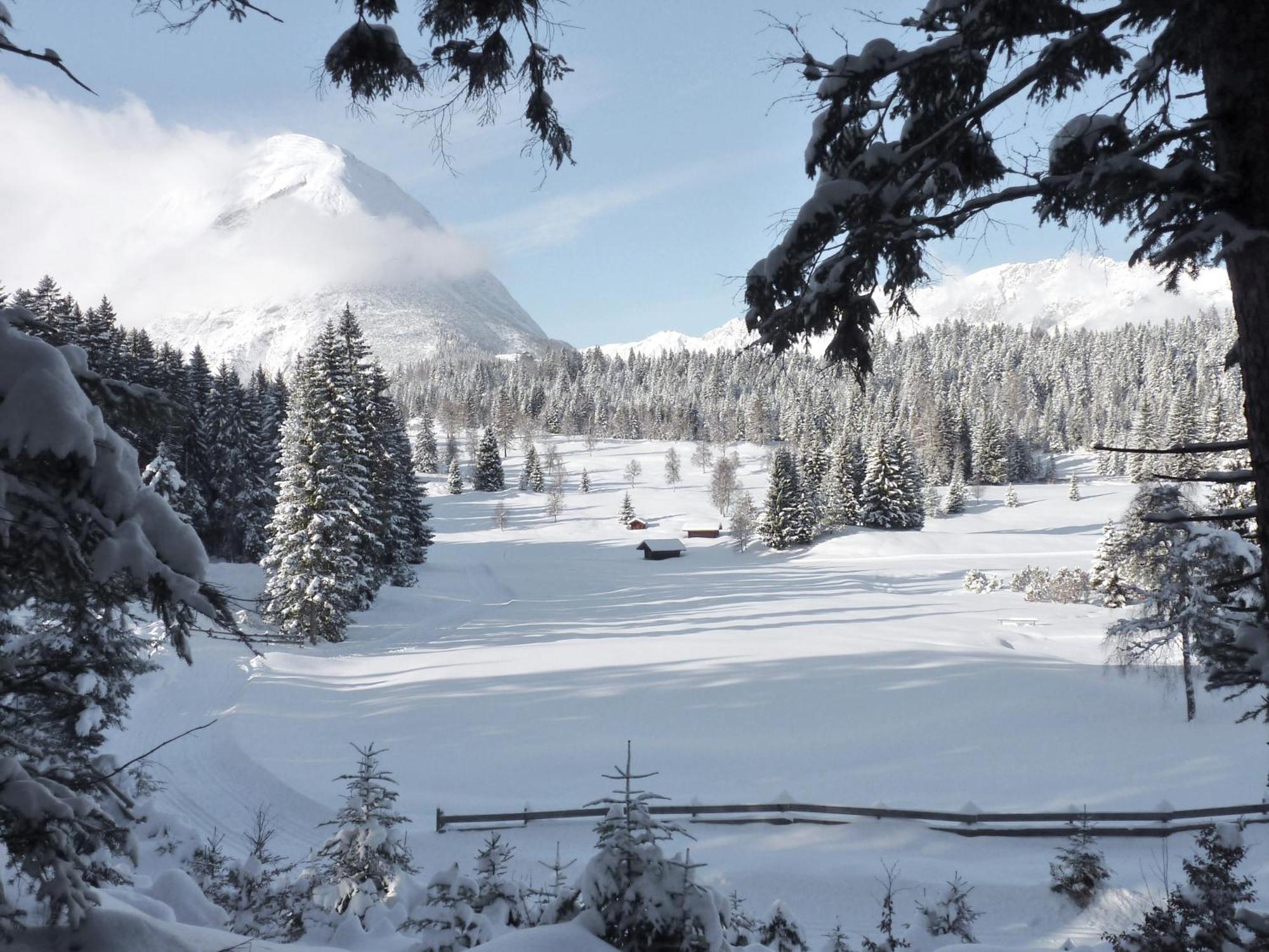 Inntaler Hof Seefeld in Tirol Bagian luar foto