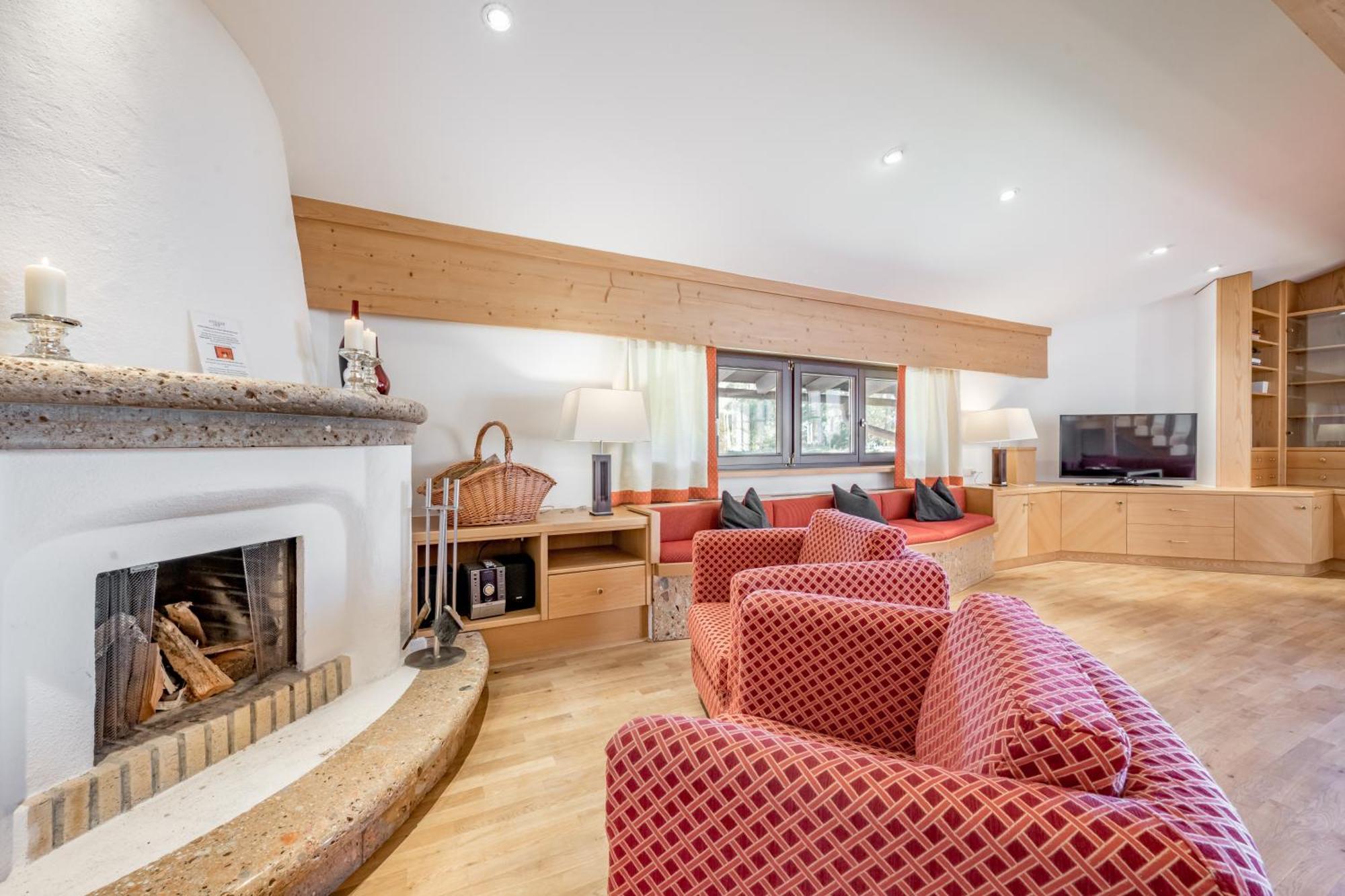 Inntaler Hof Seefeld in Tirol Bagian luar foto