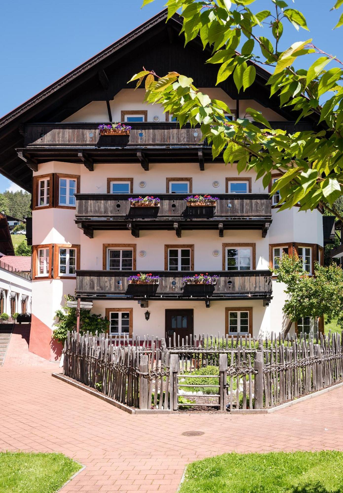 Inntaler Hof Seefeld in Tirol Bagian luar foto