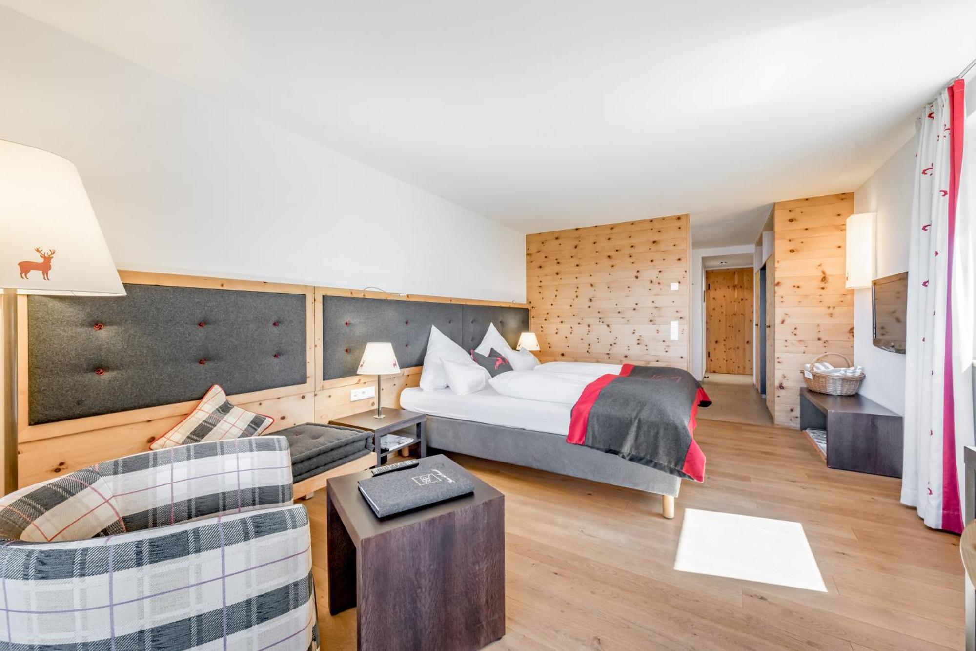Inntaler Hof Seefeld in Tirol Bagian luar foto